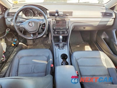 Zdjęcie 8 z 13 samochodu: 2018 VOLKSWAGEN PASSAT S VIN:1VWAA7A30JC000516 - miniatura