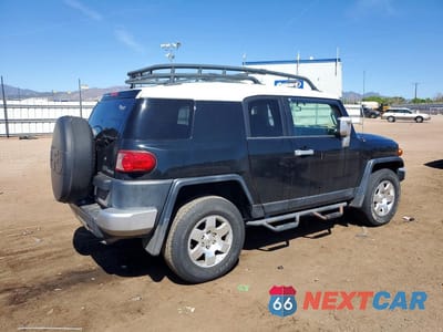 Trzecie zdjęcie samochodu z tyłu: 2007 TOYOTA FJ CRUISER BASE VIN:JTEBU11F470089602 - miniatura
