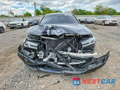 Piąte zdjęcie samochodu w środku: 2021 BMW M550XI VIN:WBA13BK05MCG72869 - miniatura