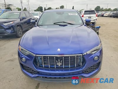 Piąte zdjęcie samochodu w środku: 2019 MASERATI LEVANTE SPORT VIN:ZN661XUS0KX318723 - miniatura