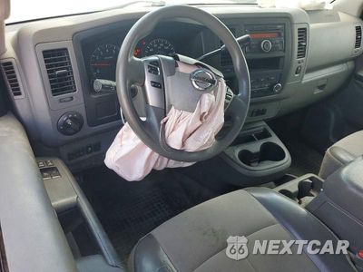 Zdjęcie 8 z 13 samochodu: 2014 NISSAN NV 2500 HD S VIN:1N6AF0LY4EN100131 - miniatura