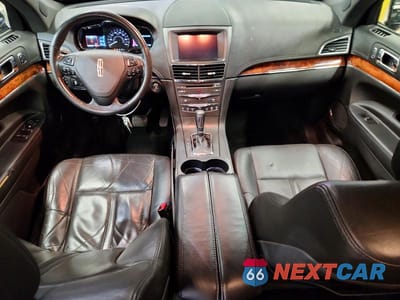 Zdjęcie 8 z 13 samochodu: 2014 LINCOLN MKT VIN:2LMHJ5NK7EBL55938 - miniatura