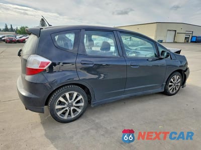 Trzecie zdjęcie samochodu z tyłu: 2013 HONDA FIT SPORT VIN:JHMGE8H59DC026761 - miniatura