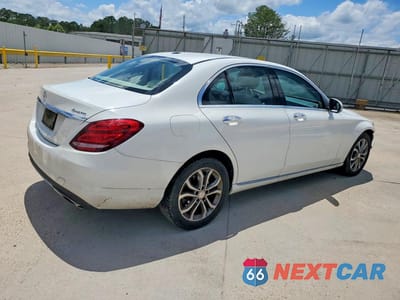 Trzecie zdjęcie samochodu z tyłu: 2015 MERCEDES-BENZ C 300 4MATIC VIN:55SWF4KB2FU027725 - miniatura
