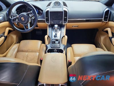 Zdjęcie 8 z 12 samochodu: 2018 PORSCHE CAYENNE VIN:WP1AA2A26JKA01395 - miniatura