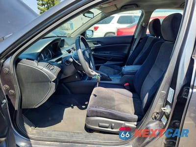 Zdjęcie 7 z 12 samochodu: 2010 HONDA ACCORD LXP VIN:1HGCP2F4XAA197531 - miniatura