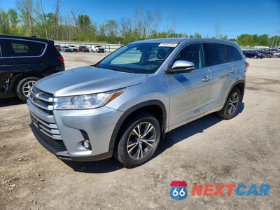 2017 TOYOTA HIGHLANDER LE PLUS 5TDBZRFH7HS381385 - główne zdjęcie licytacji z USA - miniatura