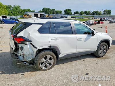 Trzecie zdjęcie samochodu z tyłu: 2024 TOYOTA RAV4 HYBRID XLE VIN:4T3RWRFV4RU152529 - miniatura