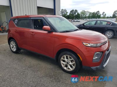 Czwarte zdjęcie samochodu z boku: 2020 KIA SOUL S VIN:KNDJ23AU3L7101000 - miniatura