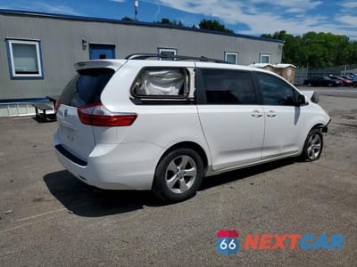 Trzecie zdjęcie samochodu z tyłu: 2015 TOYOTA SIENNA LE VIN:5TDKK3DC9FS570948 - miniatura
