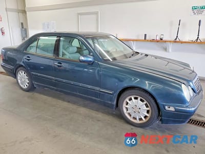 Czwarte zdjęcie samochodu z boku: 2001 MERCEDES-BENZ E 320 VIN:WDBJF65J11B204866 - miniatura