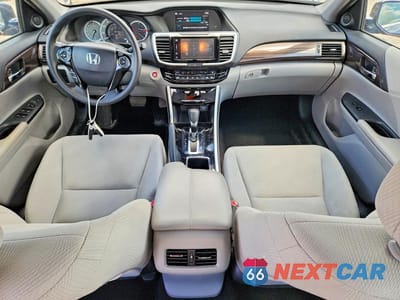 Zdjęcie 8 z 12 samochodu: 2017 HONDA ACCORD EX VIN:1HGCR2F70HA013406 - miniatura