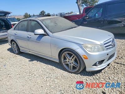 Czwarte zdjęcie samochodu z boku: 2009 MERCEDES-BENZ C 300 VIN:WDDGF54X19F208289 - miniatura