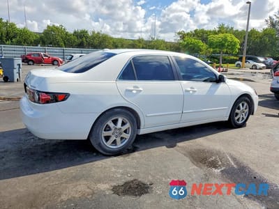 Trzecie zdjęcie samochodu z tyłu: 2005 HONDA ACCORD LX VIN:1HGCM66515A006013 - miniatura