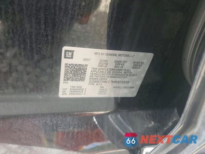 Zdjęcie 13 z 13 samochodu: 2017 CHEVROLET SUBURBAN C1500 LT VIN:1GNSCHKC7HR371919 - miniatura
