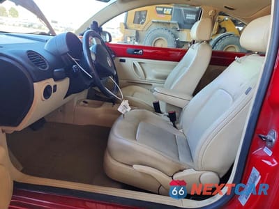 Zdjęcie 7 z 12 samochodu: 2010 VOLKSWAGEN NEW BEETLE VIN:3VWRG3AG6AM023388 - miniatura