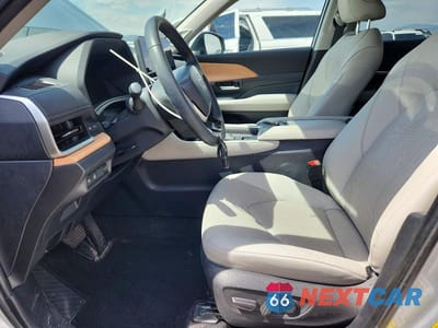 Zdjęcie 7 z 12 samochodu: 2024 TOYOTA GRAND HIGHLANDER LIMITED VIN:5TDAAAB51RS046690 - miniatura