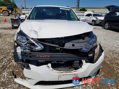 Piąte zdjęcie samochodu w środku: 2018 NISSAN SENTRA SV VIN:3N1AB7AP1JY257794 - miniatura