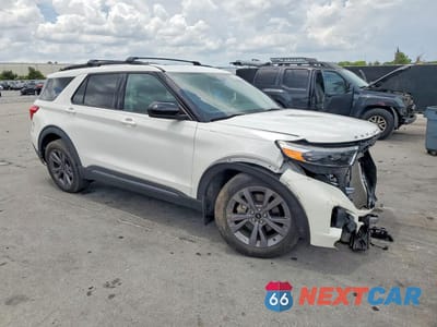 Czwarte zdjęcie samochodu z boku: 2023 FORD EXPLORER XLT VIN:1FMSK7DH7PGA14454 - miniatura