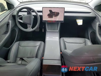 Zdjęcie 8 z 13 samochodu: 2026 TESLA MODEL Y VIN:7SAYGDEE4TA491821 - miniatura