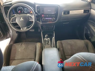 Zdjęcie 8 z 13 samochodu: 2018 MITSUBISHI OUTLANDER ES VIN:JA4AD2A31JJ002794 - miniatura