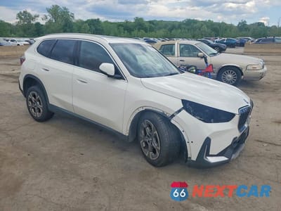 Czwarte zdjęcie samochodu z boku: 2023 BMW X1 XDRIVE28I VIN:WBX73EF0XP5X28290 - miniatura