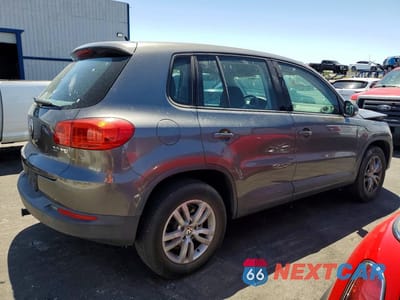 Trzecie zdjęcie samochodu z tyłu: 2012 VOLKSWAGEN TIGUAN S VIN:WVGAV7AX7CW004750 - miniatura