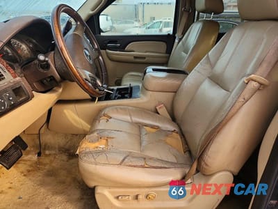 Zdjęcie 7 z 13 samochodu: 2008 GMC YUKON XL DENALI VIN:1GKFK66888J116433 - miniatura