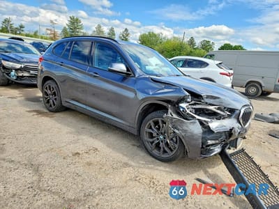 Czwarte zdjęcie samochodu z boku: 2020 BMW X1 XDRIVE28I VIN:WBXJG9C07L5P40171 - miniatura
