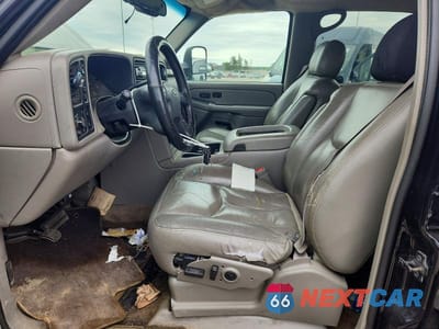 Zdjęcie 7 z 12 samochodu: 2004 CHEVROLET SILVERADO K2500 VIN:1GCGK23U94F108008 - miniatura