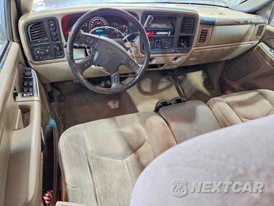 Zdjęcie 8 z 13 samochodu: 2005 CHEVROLET SUBURBAN K1500 VIN:3GNFK16Z95G118560 - miniatura