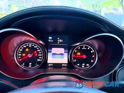 Zdjęcie 8 z 10 samochodu: 2015 MERCEDES-BENZ C 300 4MATIC VIN:55SWF4KB4FU071838 - miniatura