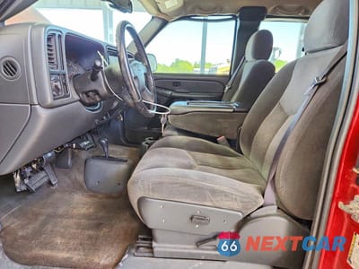 Zdjęcie 7 z 12 samochodu: 2005 CHEVROLET SILVERADO K2500 HEAVY DUTY VIN:1GCHK29U95E289663 - miniatura