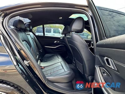 Zdjęcie 7 z 10 samochodu: 2019 BMW 330XI VIN:WBA5R7C57KFH09360 - miniatura