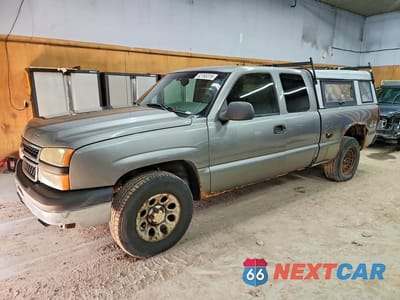 2006 CHEVROLET SILVERADO K1500 1GCEK19Z66Z298629 - główne zdjęcie licytacji z USA - miniatura