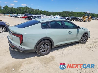 Trzecie zdjęcie samochodu z tyłu: 2025 KIA K4 LX, LXS VIN:3KPFT4DEXSE216334 - miniatura