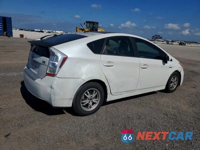 Trzecie zdjęcie samochodu z tyłu: 2010 TOYOTA PRIUS III VIN:JTDKN3DU3A0004568 - miniatura