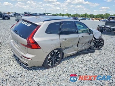 Trzecie zdjęcie samochodu z tyłu: 2026 VOLVO XC60 PLUS VIN:YV4M12RC1T1367220 - miniatura