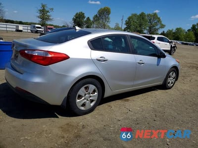 Trzecie zdjęcie samochodu z tyłu: 2014 KIA FORTE LX VIN:KNAFK4A61E5072766 - miniatura