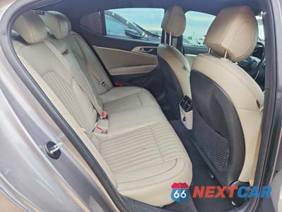 Zdjęcie 10 z 13 samochodu: 2022 GENESIS G70 2.0T VIN:KMTG34TA0NU092293 - miniatura