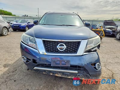 Piąte zdjęcie samochodu w środku: 2016 NISSAN PATHFINDER SV VIN:5N1AR2MM7GC624854 - miniatura