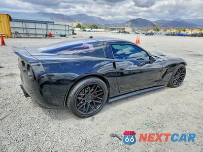 Trzecie zdjęcie samochodu z tyłu: 2005 CHEVROLET CORVETTE VIN:1G1YY24U955108026 - miniatura