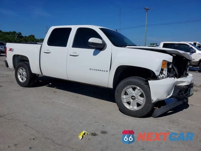 Czwarte zdjęcie samochodu z boku: 2008 CHEVROLET SILVERADO K1500 VIN:2GCEK13M781234494 - miniatura