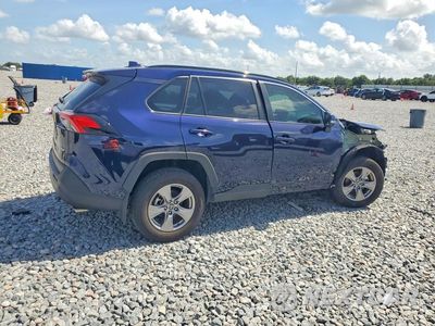 Trzecie zdjęcie samochodu z tyłu: 2025 TOYOTA RAV4 XLE VIN:2T3W1RFV8SW402779 - miniatura