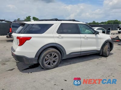 Trzecie zdjęcie samochodu z tyłu: 2023 FORD EXPLORER XLT VIN:1FMSK7DH7PGA14454 - miniatura