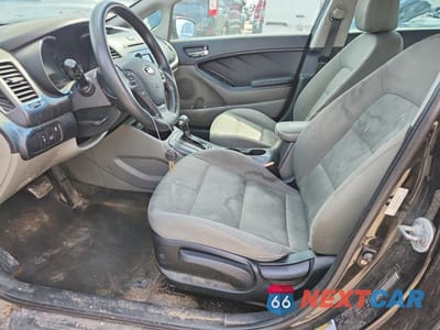 Zdjęcie 7 z 12 samochodu: 2016 KIA FORTE LX VIN:KNAFK4A67G5521810 - miniatura