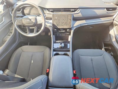 Zdjęcie 8 z 13 samochodu: 2025 JEEP GRAND CHEROKEE LAREDO VIN:1C4RJGAG7S8804969 - miniatura