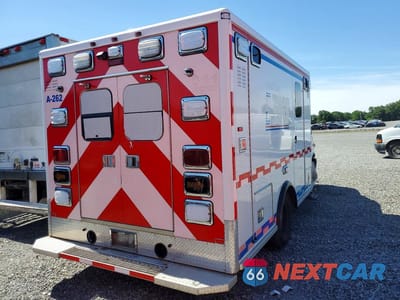 Trzecie zdjęcie samochodu z tyłu: 2019 CHEVROLET EXPRESS G3500 AMBULANCE VIN:1GB3GRCG6K1255632 - miniatura