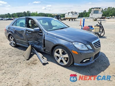 Czwarte zdjęcie samochodu z boku: 2010 MERCEDES-BENZ E 350 VIN:WDDHF5GB7AA078797 - miniatura