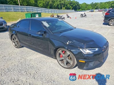 Czwarte zdjęcie samochodu z boku: 2019 AUDI S4 PRESTIGE VIN:WAUC4AF48KA103324 - miniatura